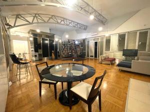 Apartment With a View and the Free Parking