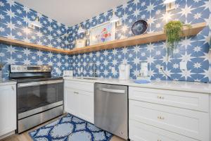 Romar Place 701 condo