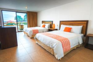 Baja Montañita Beach Resort