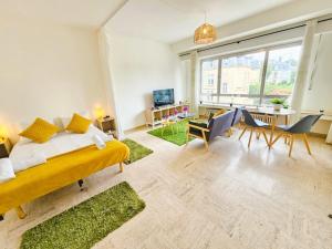 Bright Studio with outdoor balcony