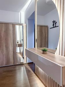 Bucharest Central & Spacious 3Br 3Ba Family Apt