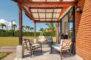 Moderna cabaña en Viterbo con Aire AC y Piscina