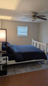 Contractors Lounge Near Downtown Cartersville