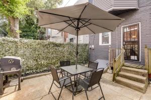 Private Backyard Jawn! Multi-Level Philly Rowhouse