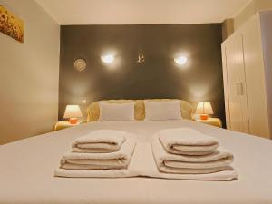 Balcesti Design Apartments - Walk to Old Town - Pumo Properties