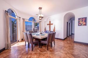 Casa Grande, A spacious 4-bedroom Beach Home