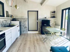 Appartment, terrace, garden next Cassis