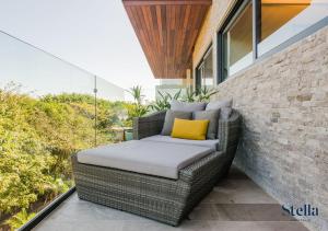 Condos with Private Jacuzzi and shared Ocean View Roof pool