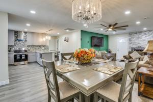 3 Mi to Desert Diamond Arena Peoria Home with Yard!