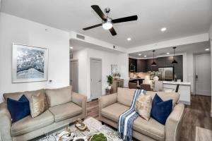 Haus of Blues-HighRise-NRG Stadium-Med Center- Private Parking