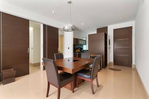 Modern 2BR Condo at The Building Loft - Pool