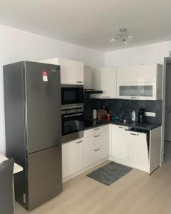 Amazing view-18th floor-2 bedrooms flat - free parking