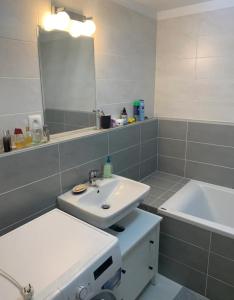 Amazing view-18th floor-2 bedrooms flat - free parking