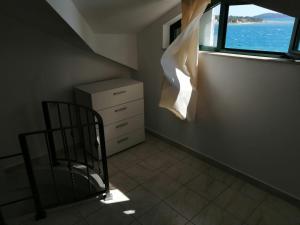 Apartments by the sea Brodarica, Sibenik - 4195