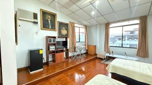 SUITE 2 CAMAS, TV, WIFFI, PARKING, a 3 MINUTOS DEL AEROPUERTO DE GUAYAQUIL, LAS GARZAS SAN MARINO SHOPPING