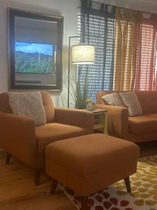 Entire Vacation home blocks to the Strip, ARTS Dist, & Main Street Sleeps up to 8