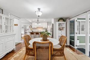 Ellies Luxe Cottage Escape - Sleeps 8, Spa, Pizza Oven