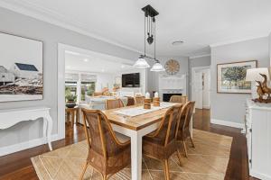Ellies Luxe Cottage Escape - Sleeps 8, Spa, Pizza Oven