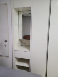 Sleek, Secure Gangnam Suite for 2 with elevator# Walk to Subway, Biz and Clincs 12