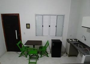 Kitnet 2 confortável com piscina em Pontal do Sul