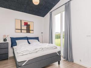 6 person holiday home in Løkken