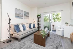 Hollywood Stars Walk of Fame Apartment