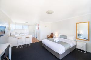 Bathurst Studio Apartments