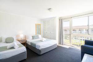 Bathurst Studio Apartments