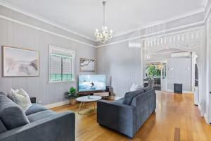 Camphill Retreat - 3BD, 7Km to Brisbane CBD