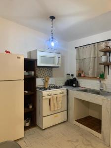 Casa Tacambaro, minutes from the Consulate - Ubytování bez kategorie ve městě Manuel F. Martínez