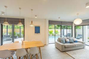 Sleep With Sheep - 3 Bedroom Pool Villa