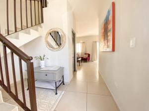 Casa Atardecer con Alberca en Privada, 5 min del Aeropuerto y Consulado Americano