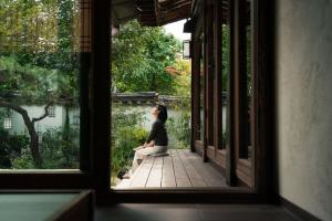 Bukchon Premium Hanok Cheongsudang Stay