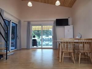 Chuncheon Cracra Pension