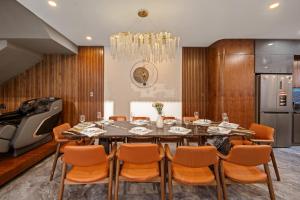 Vidanang Luxury Villa Da Nang with 07 Bedrooms, Pool, Jacuzzi, Karaoke, Sauna, BBQ, Gym