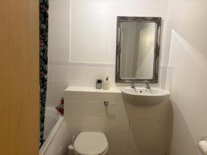 Lovely Room with a view & Parking nr Hampton Court