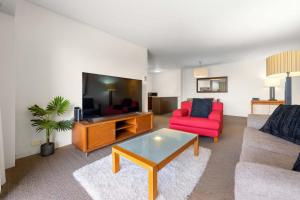 2 Bedroom 2 Bathroom Apartment in the Heart of Perth CBD