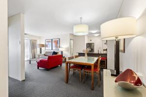 2 Bedroom 2 Bathroom Apartment in the Heart of Perth CBD
