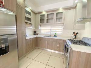 Casa Elegante con alberca a 5 min Aeropuerto y Consulado