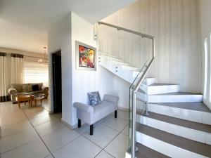 Casa Elegante con alberca a 5 min Aeropuerto y Consulado