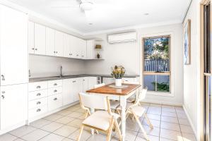 Relaxing Kiama Retreat with Garden & Comfort