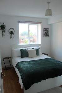 C&S Luxe - Riverside retreat ,London, Near 02 Arena has Free Parking and perfect for Long Stays