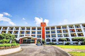 Whinstone Hotel & Resort