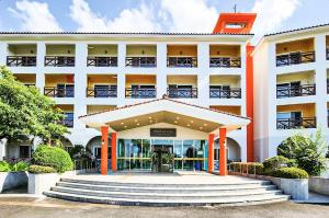 Whinstone Hotel & Resort