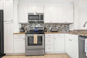 Oceanfront Pool Tennis BBQ Patio Free Parking
