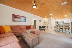 Low Country Gem with Heated Pool Games and Hot Tub