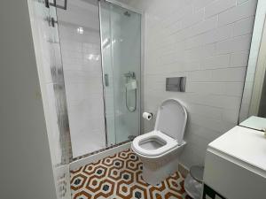 Historic Porto Balcony Hideaway - Taipas House 60