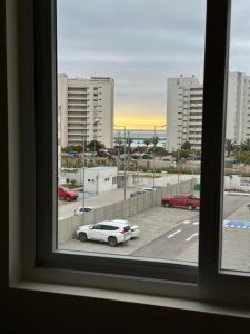 Dpto a pasos de playa, con terraza, vista al mar y faro