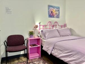 Private Room with Shared Bathroom on the 1st Floor 10 Minutes Walk to University of Washington