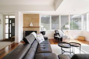 Creekhouse by the Sea - Private Jetty and Serene Views